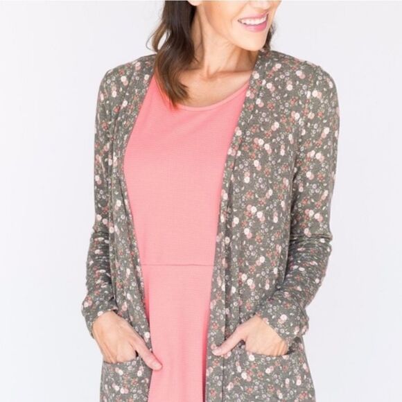 Agnes & Dora SUPER SOFT Essential Cardigan Floral Shabby Chic - Picture 1 of 5